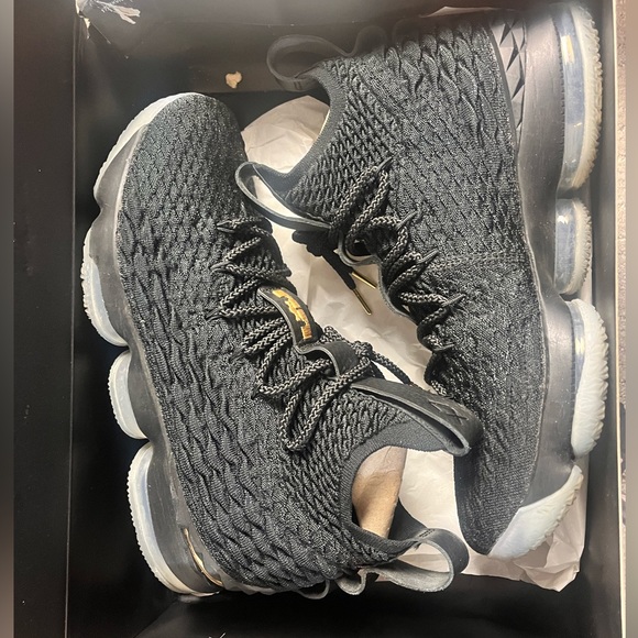 2017 LEBRON XV 15 METÁLIC GOLD SNEAKERS SIZE 10.5 - Picture 2 of 8